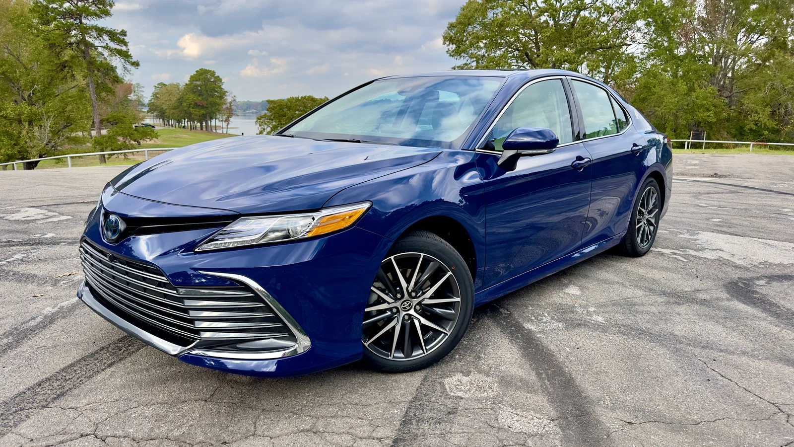 Dad-Mode Unlocked: 2023 Toyota Camry Hybrid