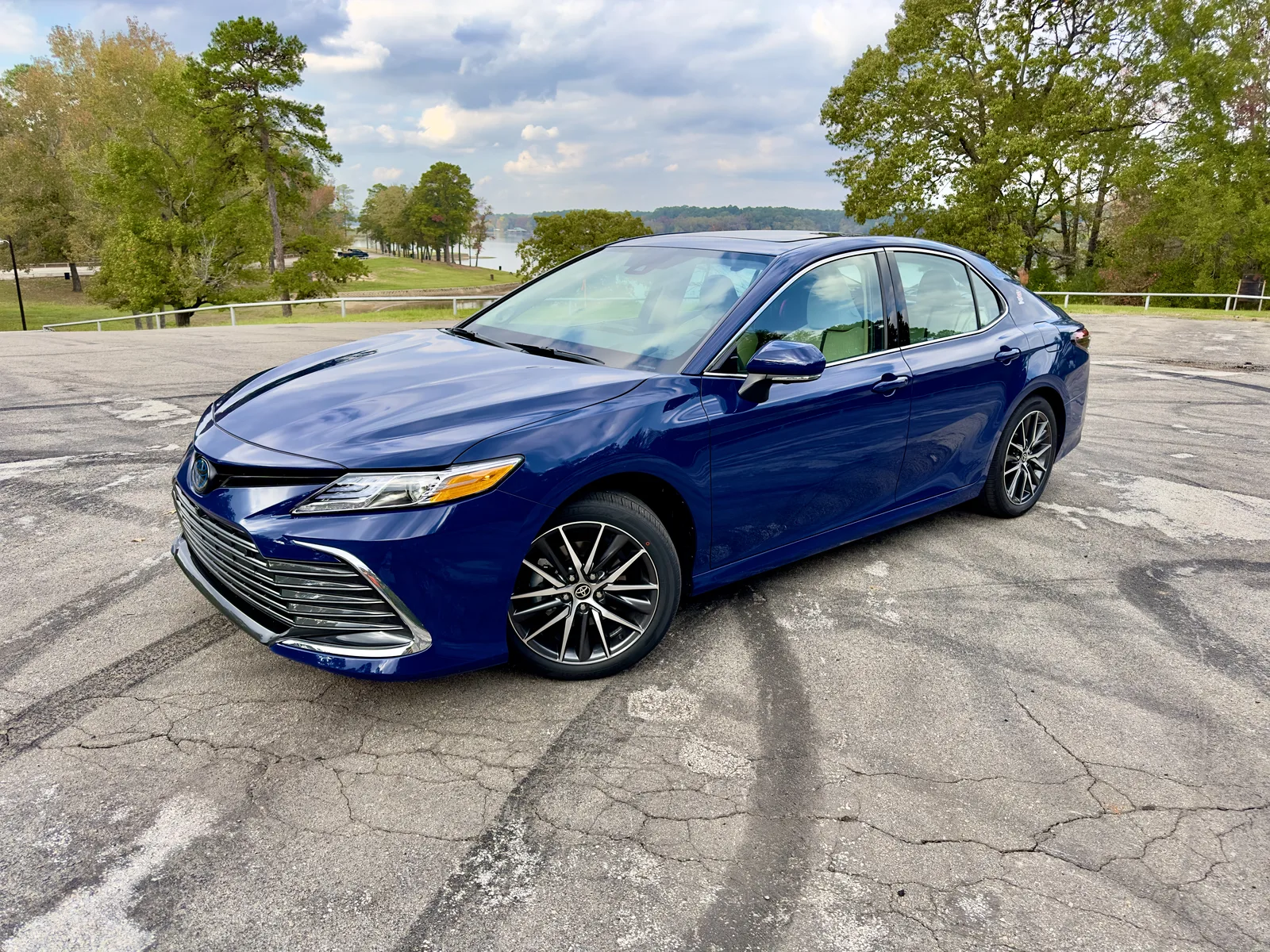 Dad-Mode Unlocked: 2023 Toyota Camry Hybrid