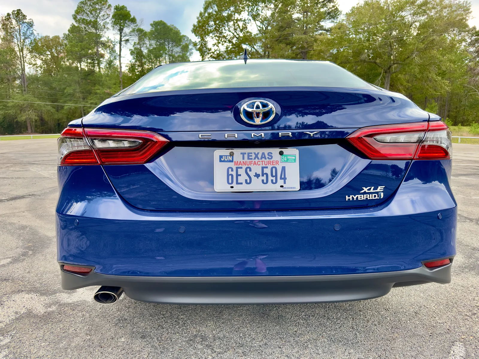 Dad-Mode Unlocked: 2023 Toyota Camry Hybrid