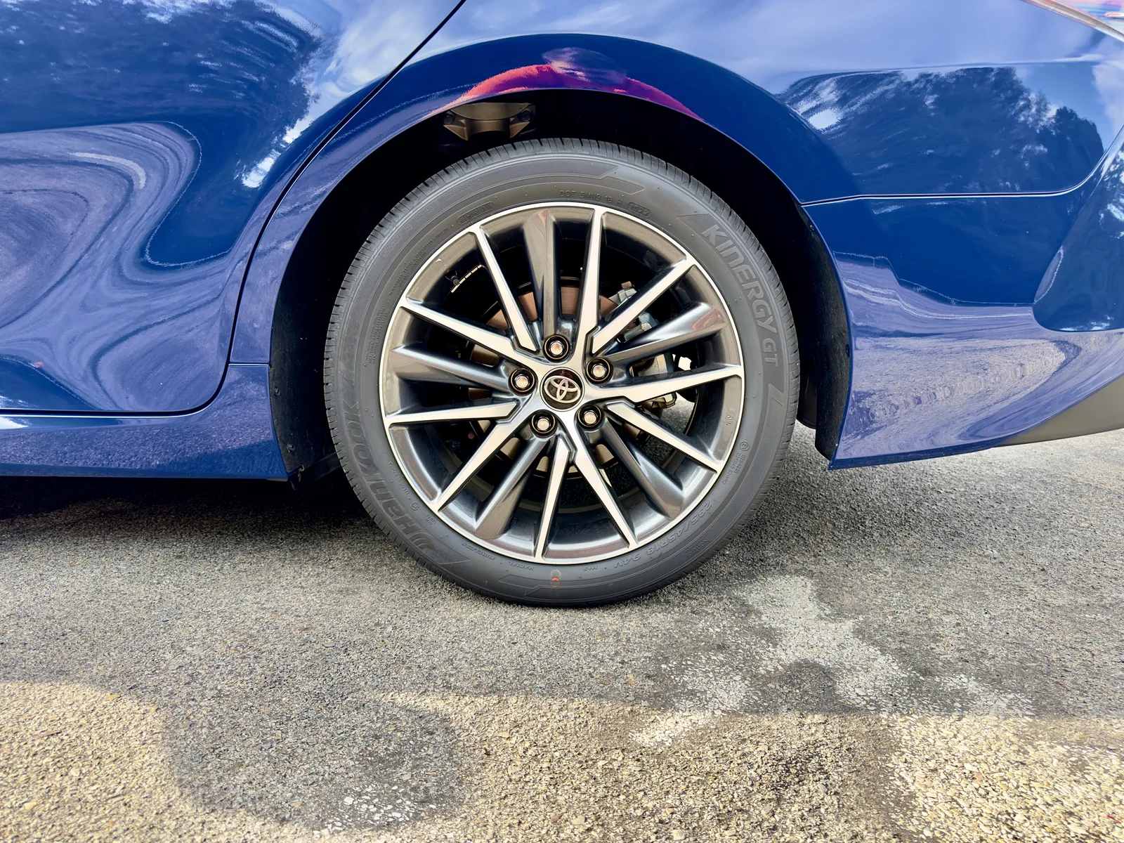 Dad-Mode Unlocked: 2023 Toyota Camry Hybrid