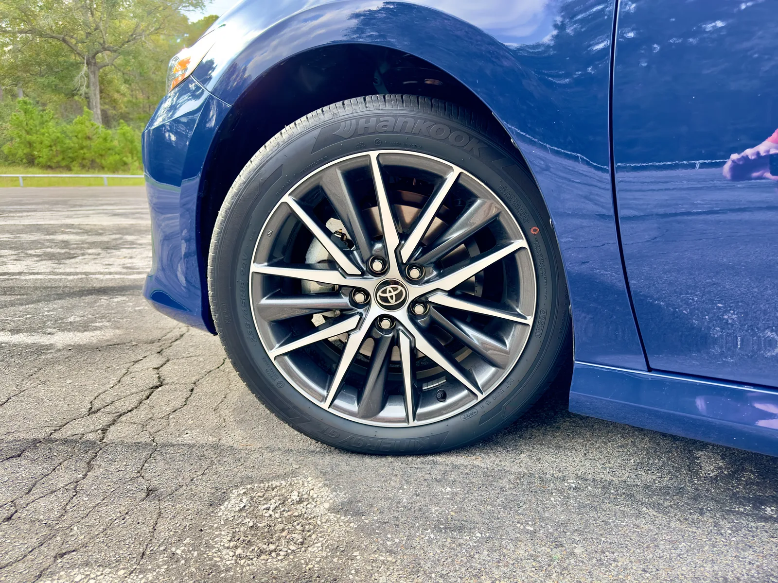 Dad-Mode Unlocked: 2023 Toyota Camry Hybrid