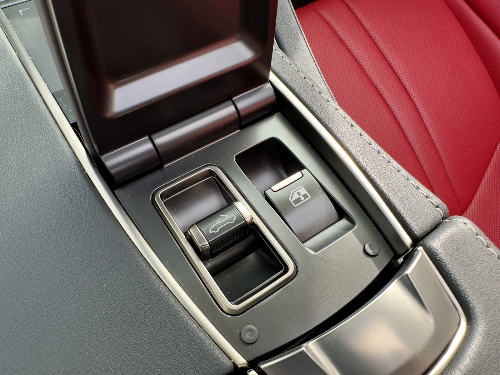 Making an Impression: Testing the 2022 Lexus LC 500 Convertible
