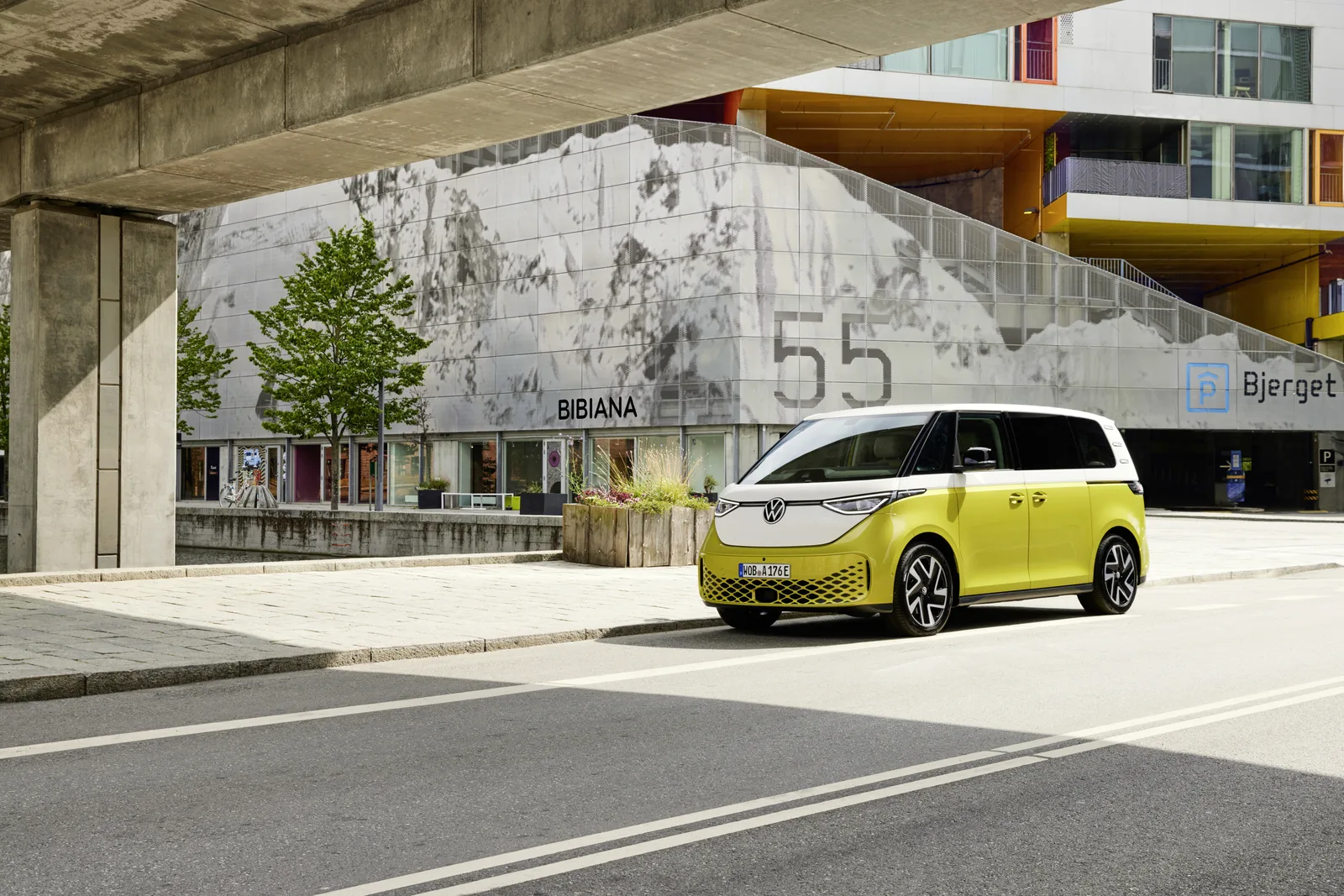Modern Flower-Power: We Check out the VW ID.BUZZ at the LA Auto Show