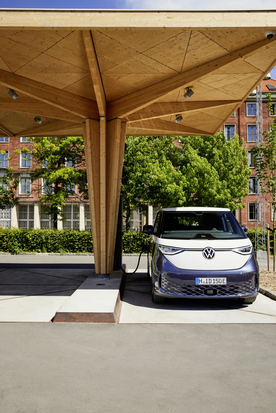 Modern Flower-Power: We Check out the VW ID.BUZZ at the LA Auto Show