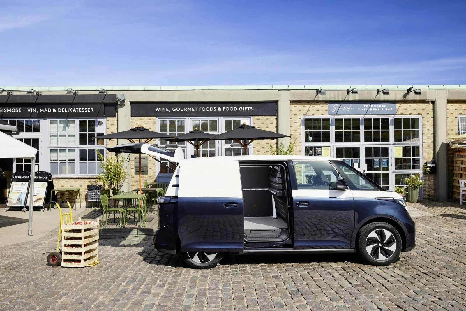 Modern Flower-Power: We Check out the VW ID.BUZZ at the LA Auto Show