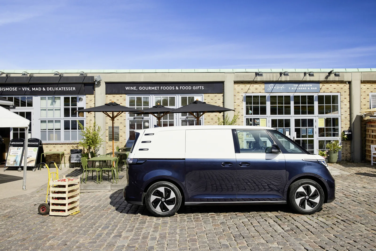 Modern Flower-Power: We Check out the VW ID.BUZZ at the LA Auto Show