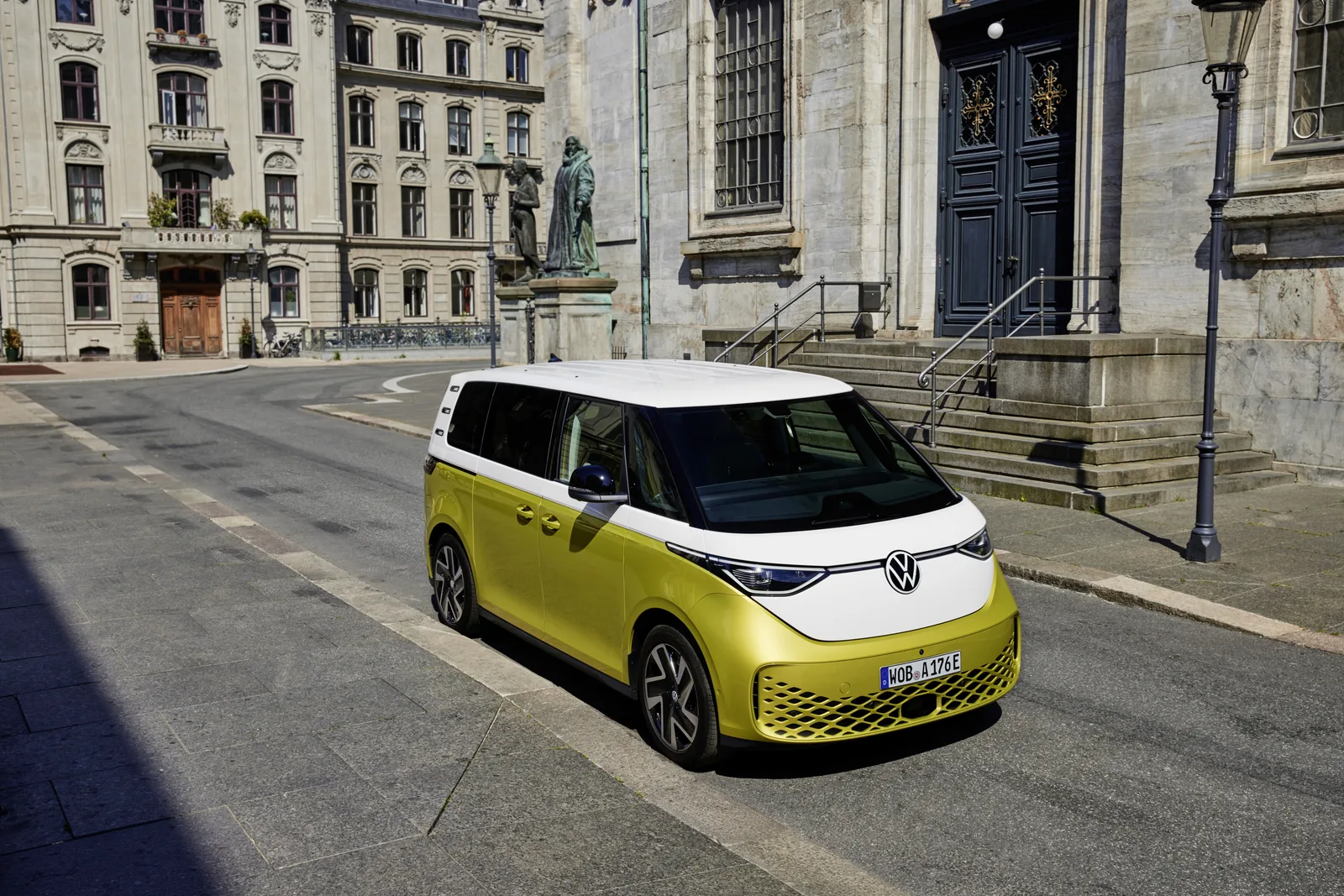 Modern Flower-Power: We Check out the VW ID.BUZZ at the LA Auto Show
