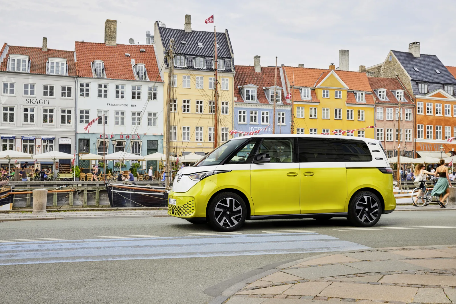 Modern Flower-Power: We Check out the VW ID.BUZZ at the LA Auto Show