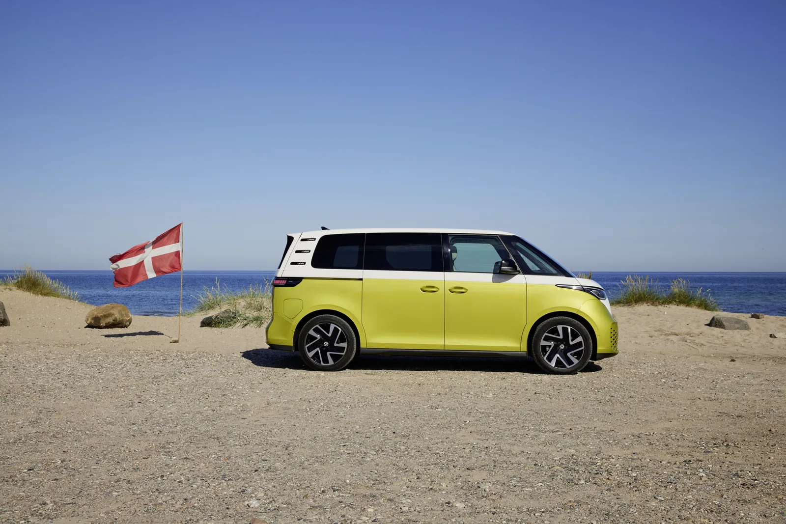 Modern Flower-Power: We Check out the VW ID.BUZZ at the LA Auto Show