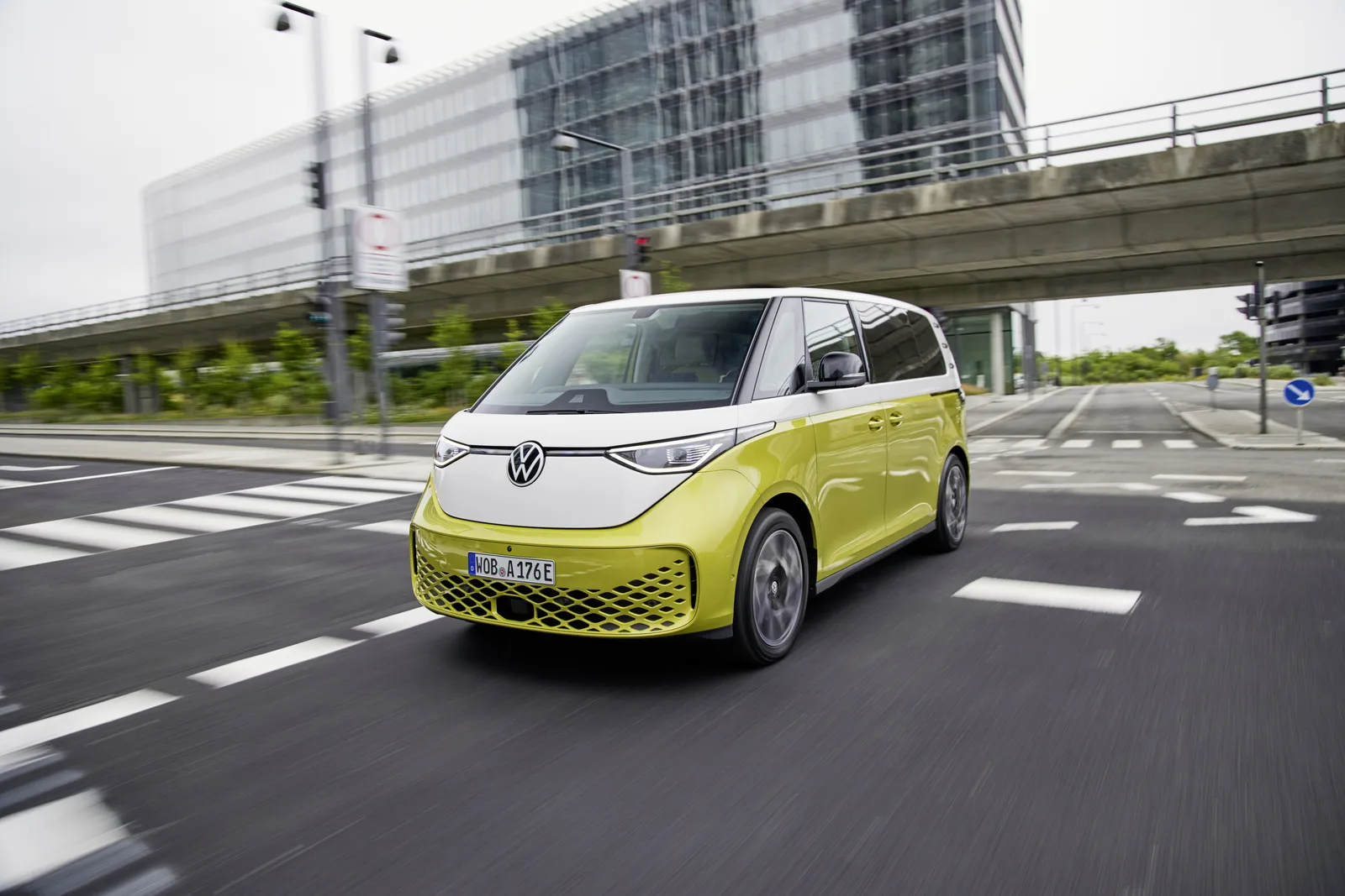 Modern Flower-Power: We Check out the VW ID.BUZZ at the LA Auto Show