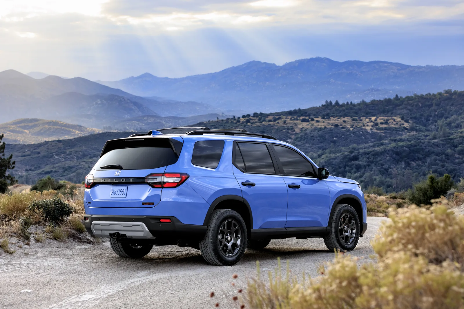Honda's 3-Row Goes Rugged! 2023 Honda Pilot TrailSport