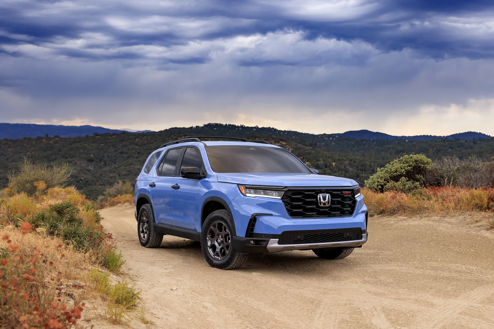 Honda's 3-Row Goes Rugged! 2023 Honda Pilot TrailSport