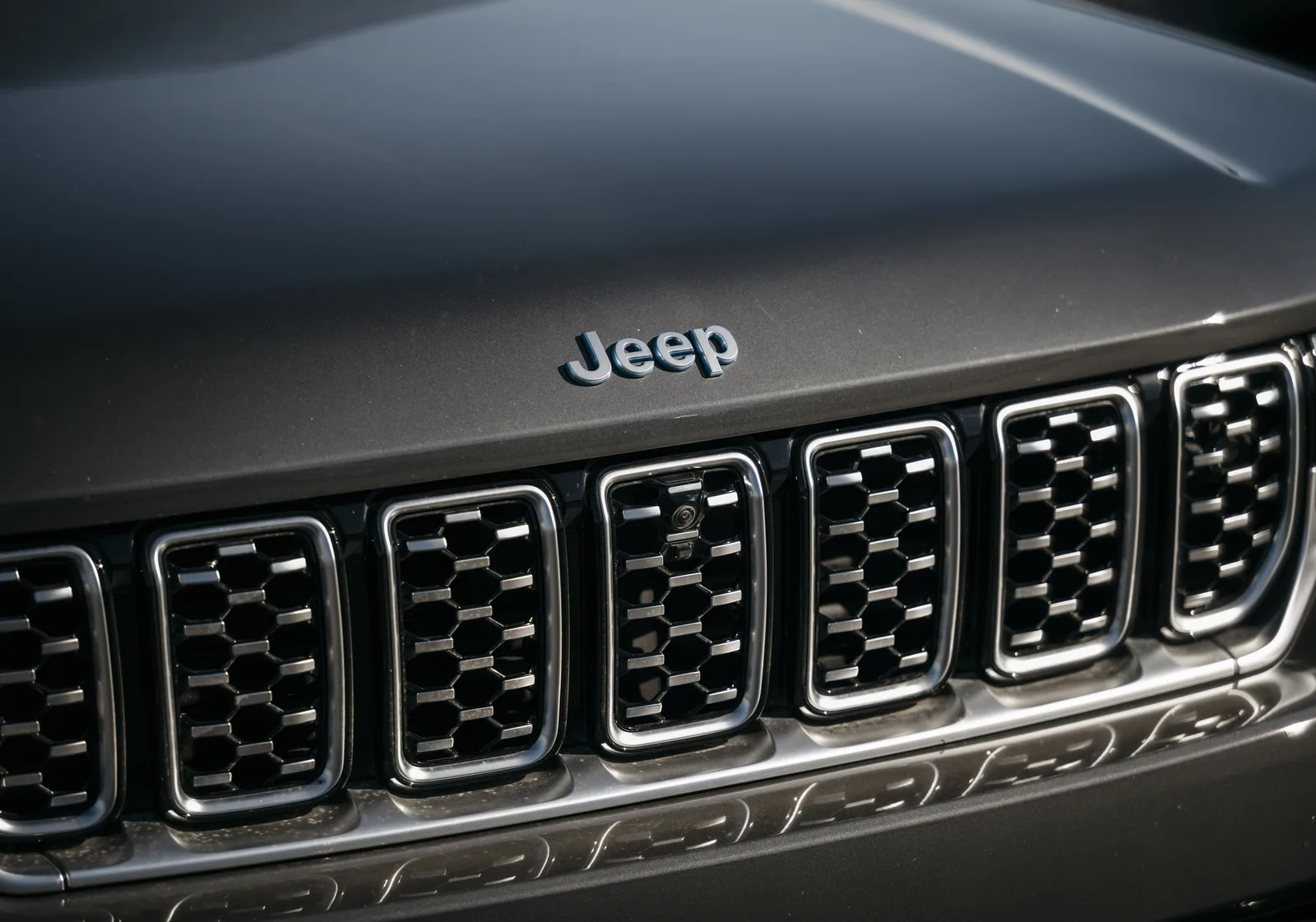 Quick Drive in the 2022 Jeep Grand Cherokee Summit Reserve 4xe