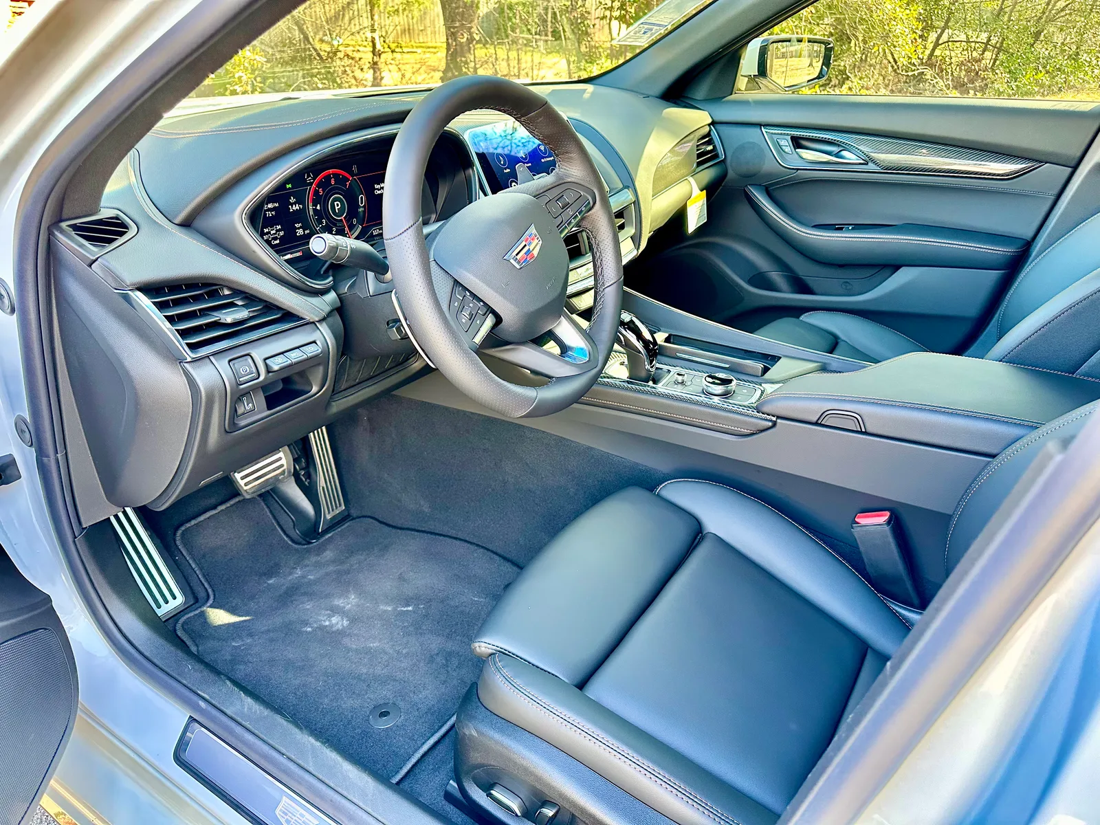 2023 Cadillac CT5 Sport: A Beautiful and Luxurious Sedan in a Sea of Crossovers