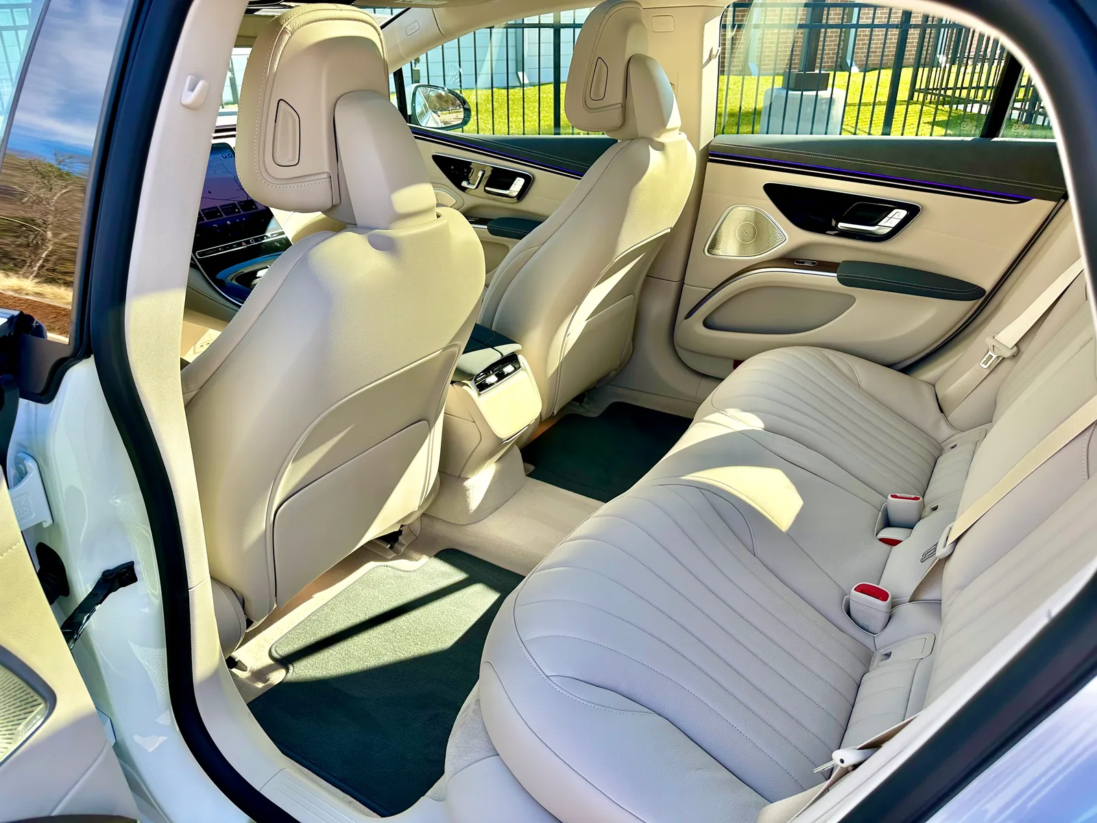 2023 Mercedes-Benz EQS 450+: More Luxurious than a Tesla Model S