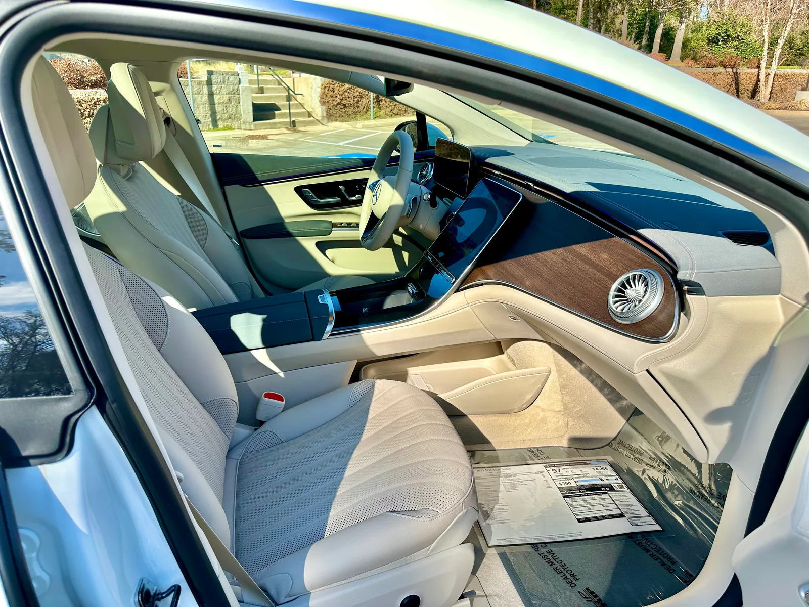 2023 Mercedes-Benz EQS 450+: More Luxurious than a Tesla Model S