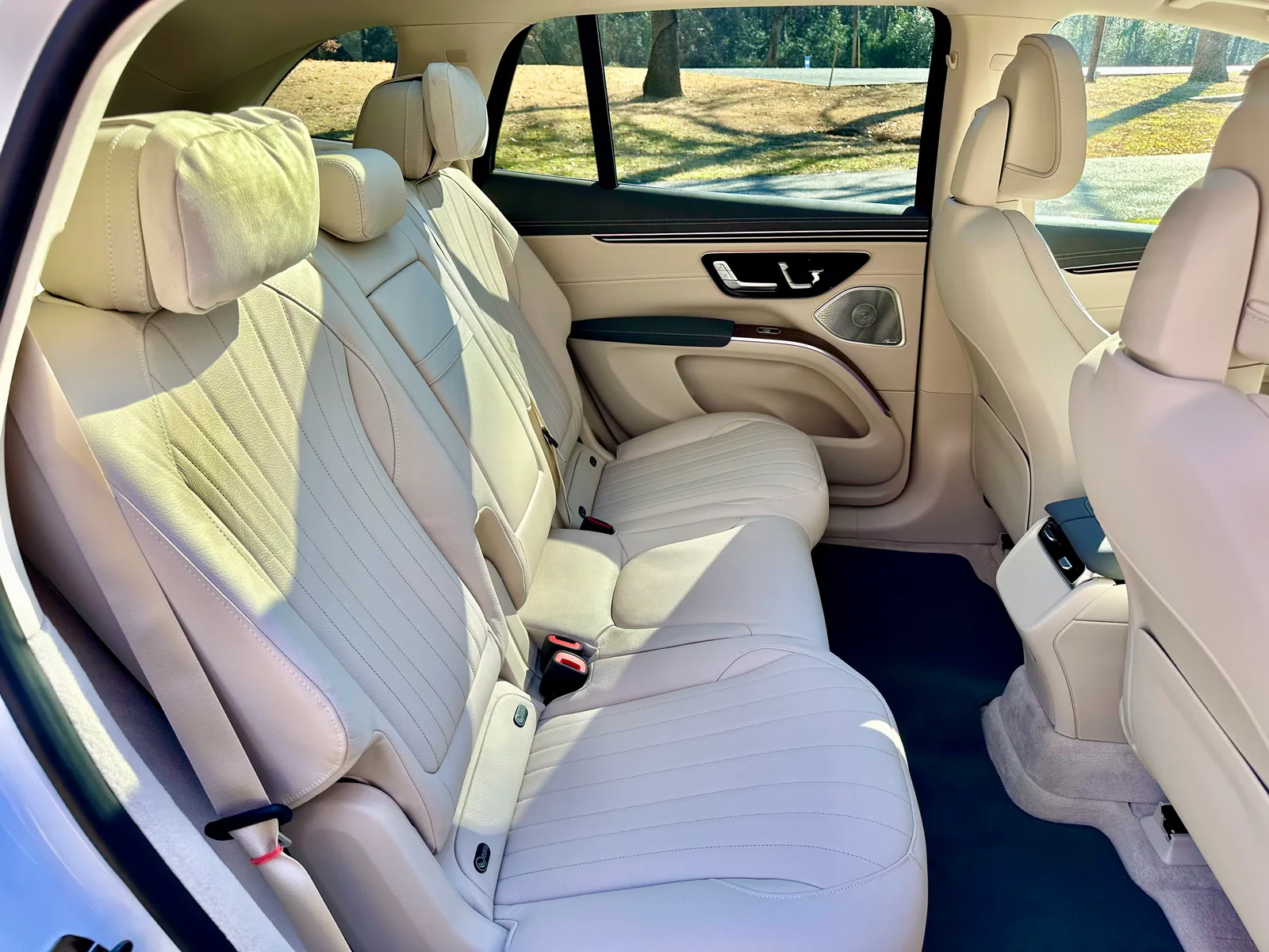 2023 Mercedes-Benz EQS 450+ SUV: More Luxurious than a Tesla Model X