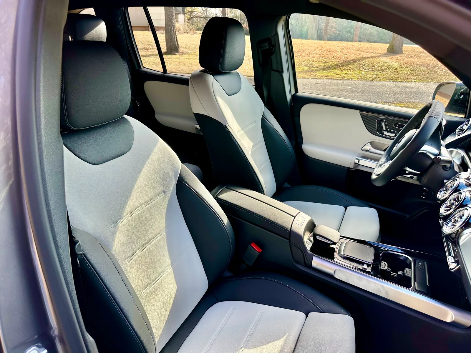 2023 Mercedes Benz GLB250: Exploring the Ultimate in Luxury and Practicality