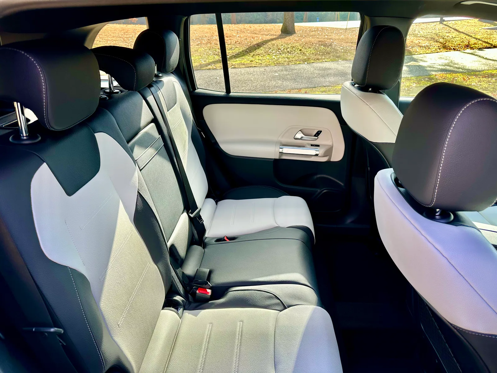 2023 Mercedes Benz GLB250: Exploring the Ultimate in Luxury and Practicality