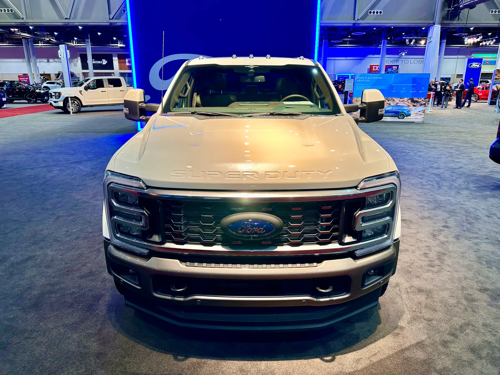 2023 Ford F-450 King Ranch: Powerful and Luxurious
