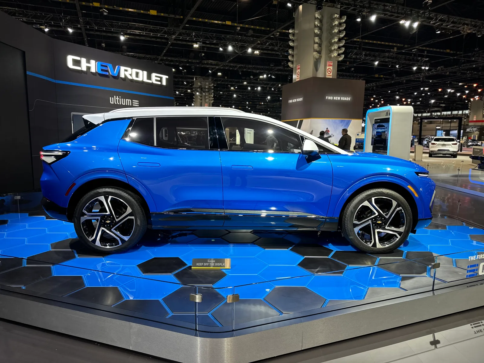 2024 Chevrolet Equinox EV at the Chicago Auto Show: A Closer Look