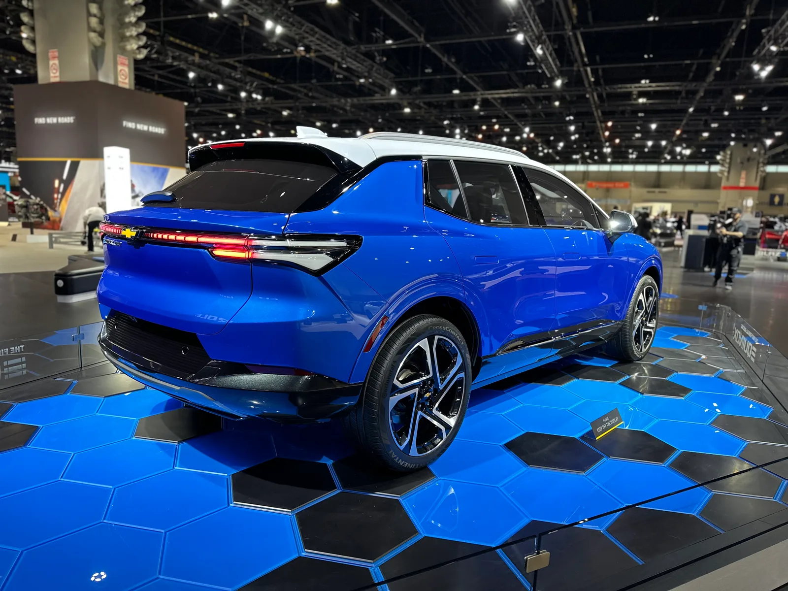 2024 Chevrolet Equinox EV at the Chicago Auto Show: A Closer Look