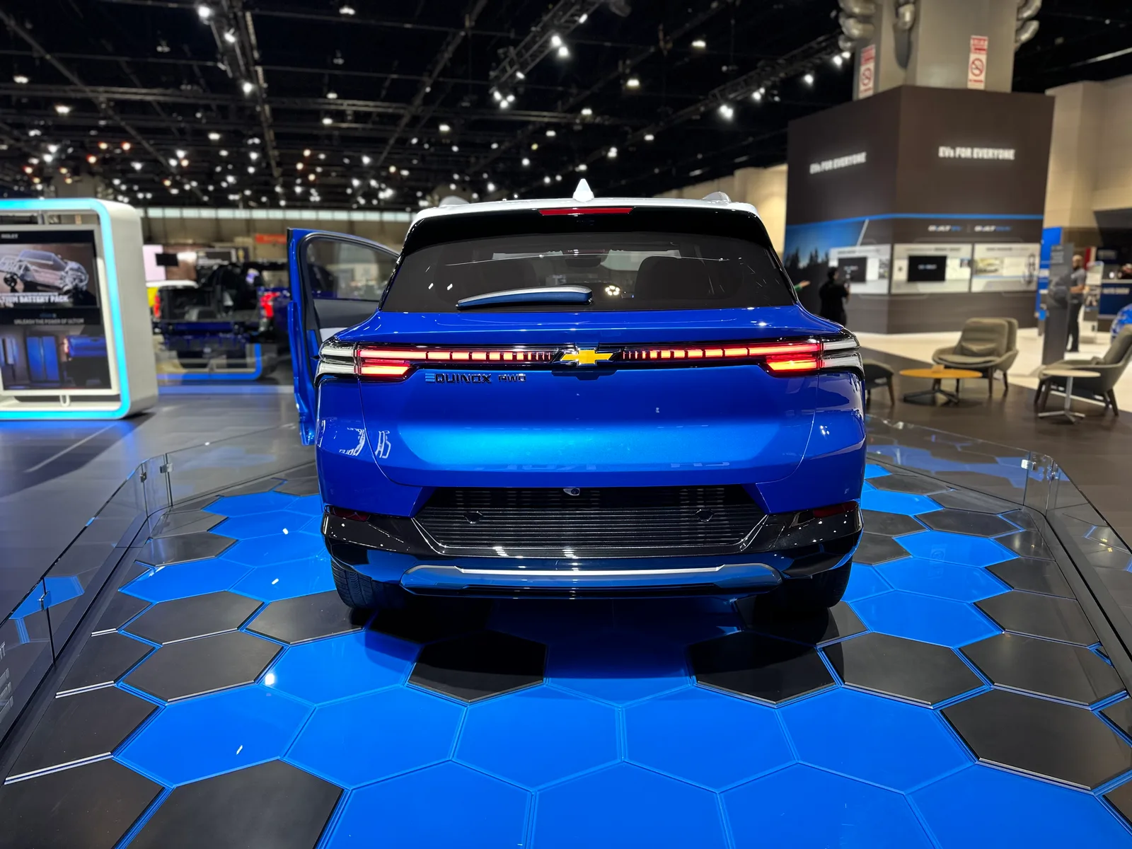 2024 Chevrolet Equinox EV at the Chicago Auto Show: A Closer Look