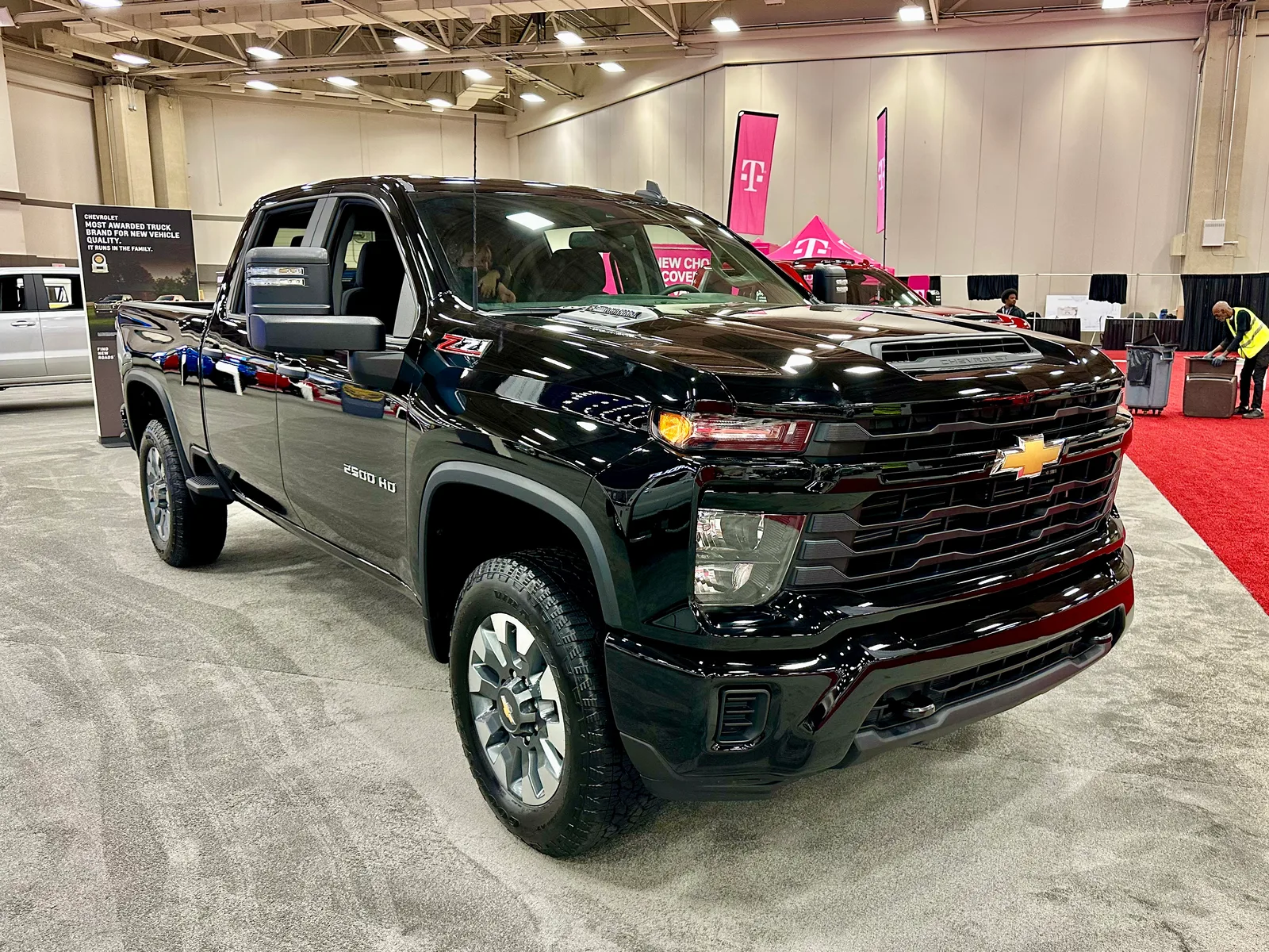 BREAKING!!! 2024 Chevrolet Silverado 2500 HD Custom Z71 from the North Texas Auto Show