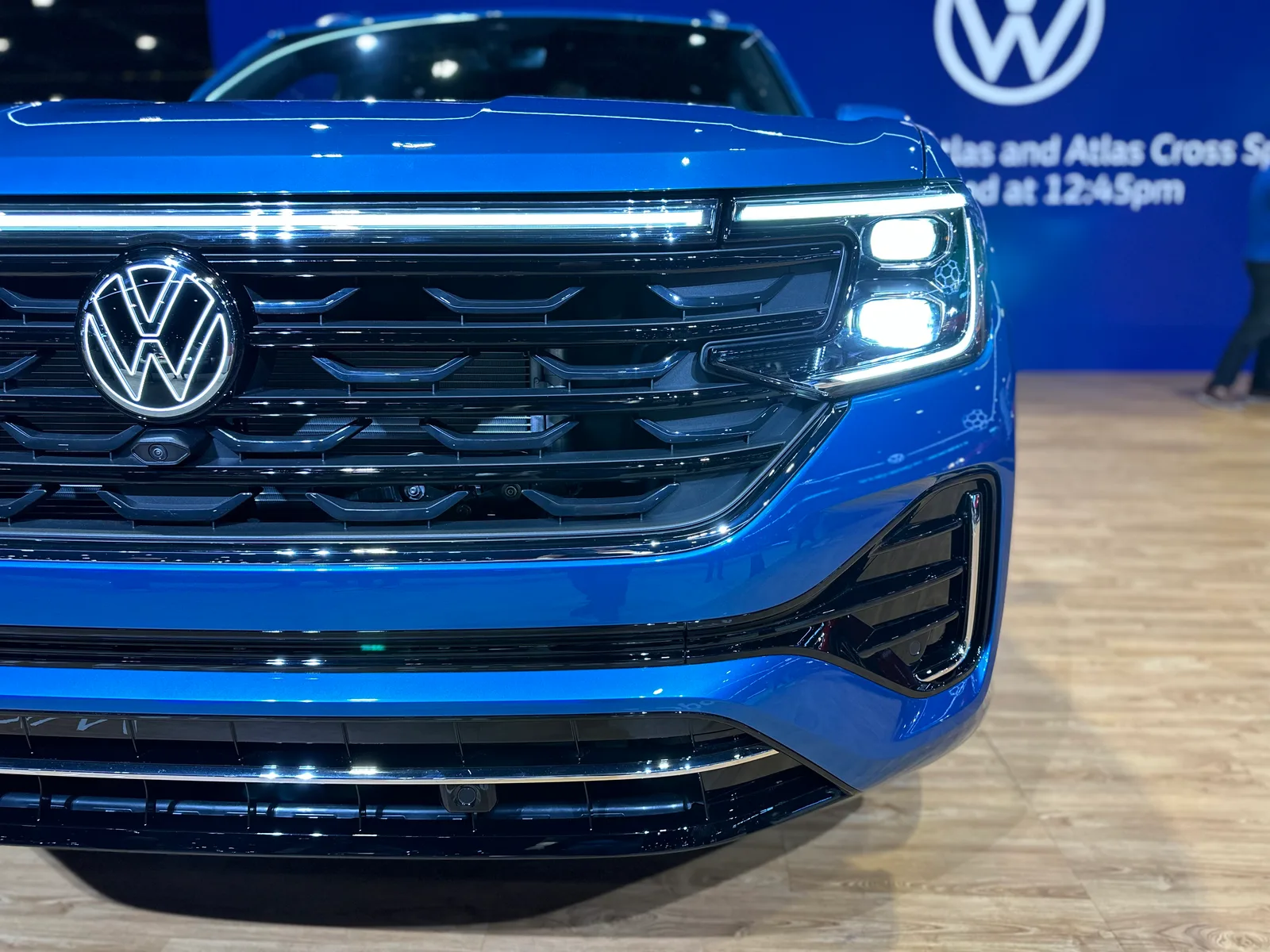 2024 Volkswagen Atlas and Atlas Cross Sport Debut at the Chicago Auto Show