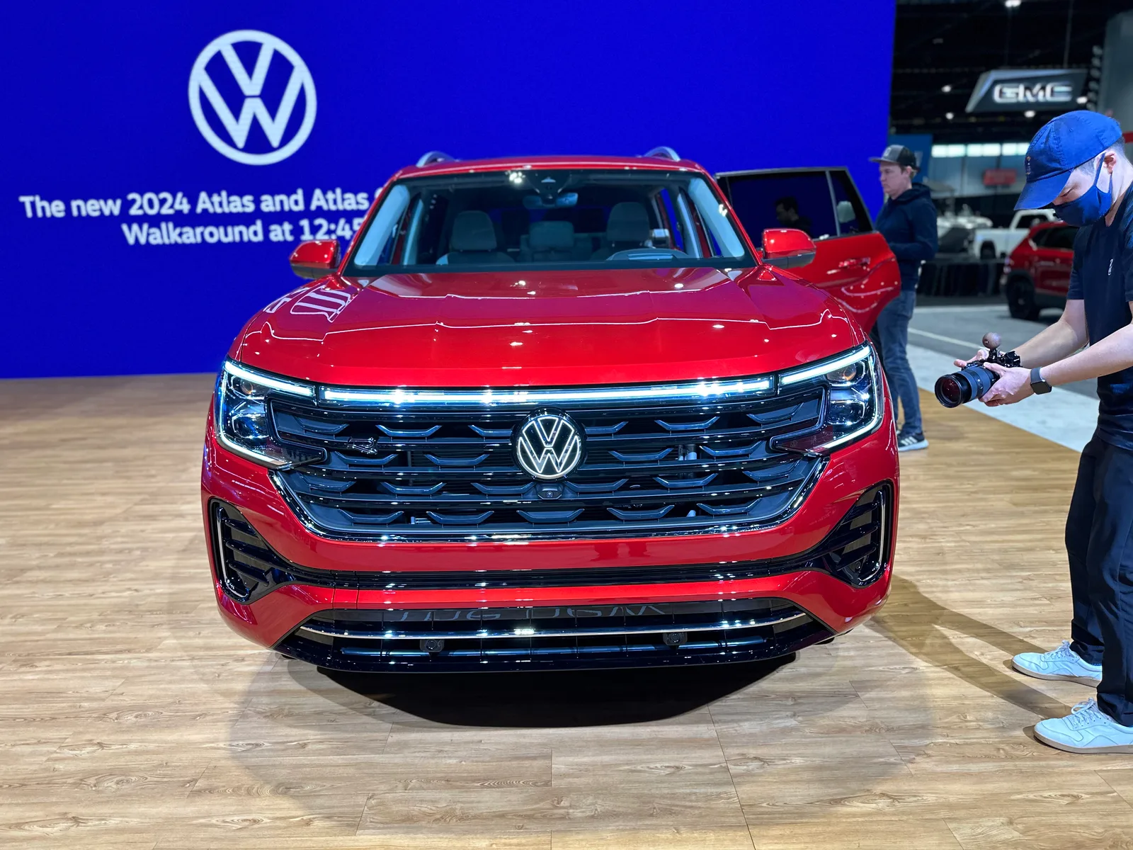 2024 Volkswagen Atlas and Atlas Cross Sport Debut at the Chicago Auto Show