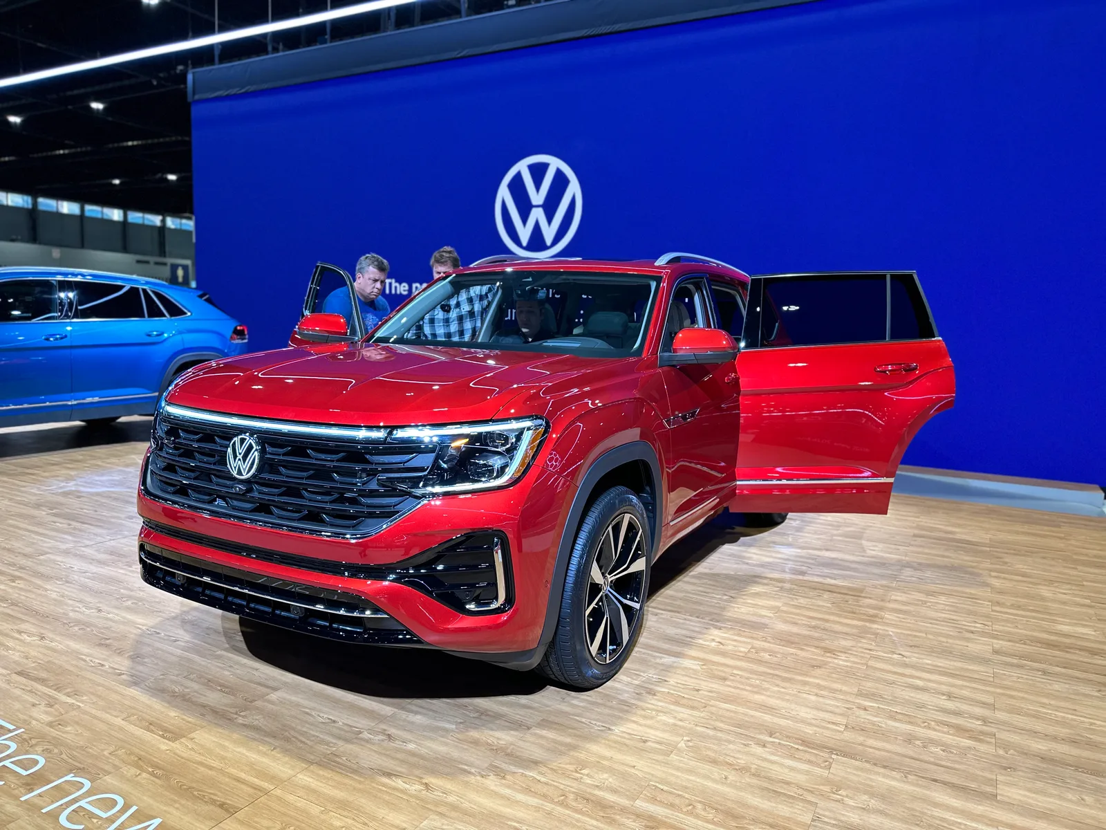 2024 Volkswagen Atlas and Atlas Cross Sport Debut at the Chicago Auto Show