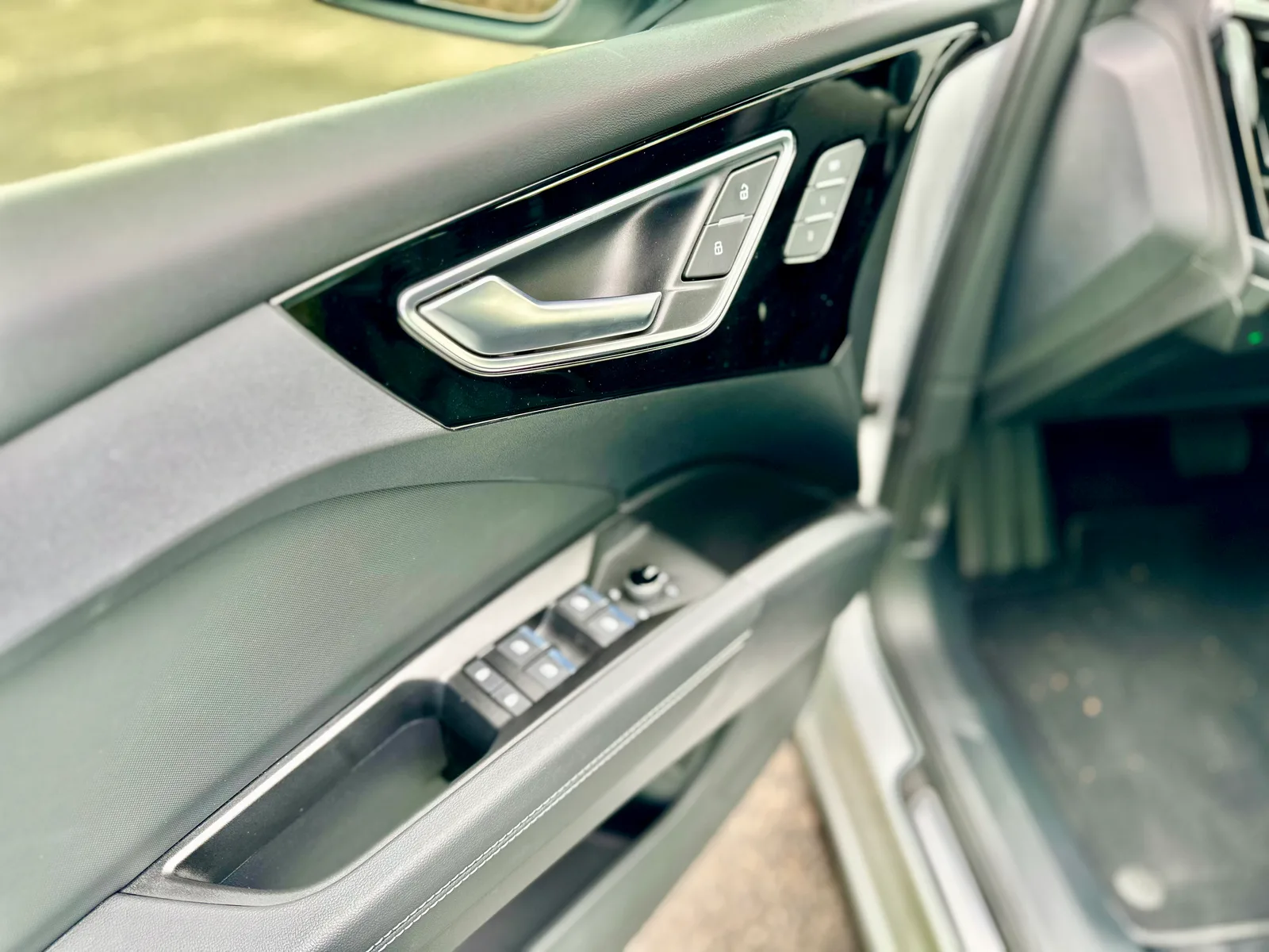 2022 Audi Q4 Sportback e-tron Family Review with Child Seat Installation