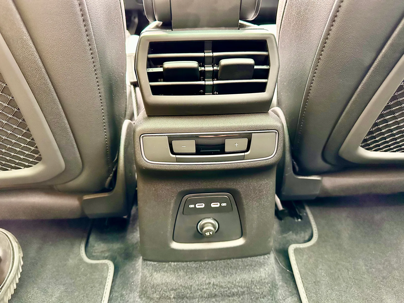 2022 Audi Q4 Sportback e-tron Family Review with Child Seat Installation