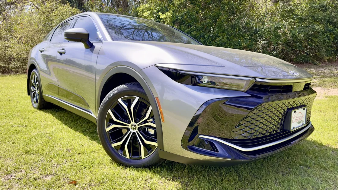 2023 Toyota Crown XLE: A Lexus in Comfy Clothes