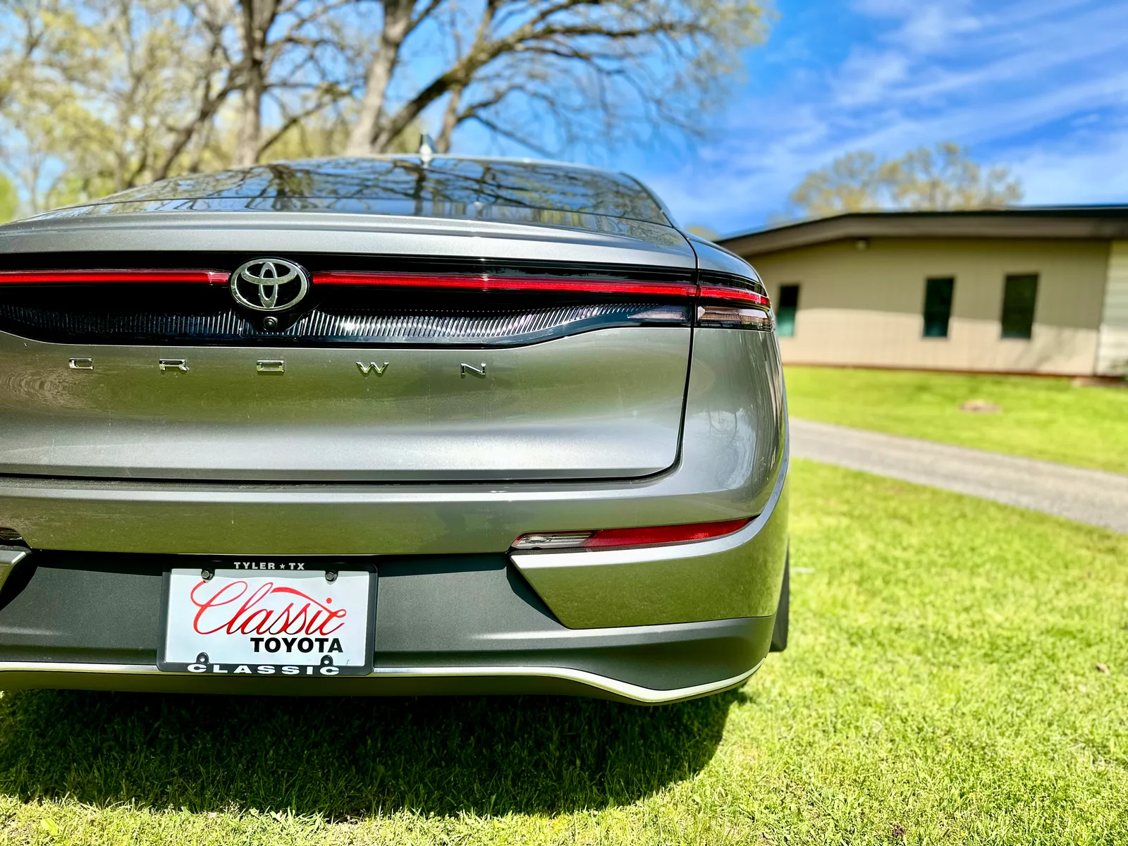 2023 Toyota Crown XLE: A Lexus in Comfy Clothes