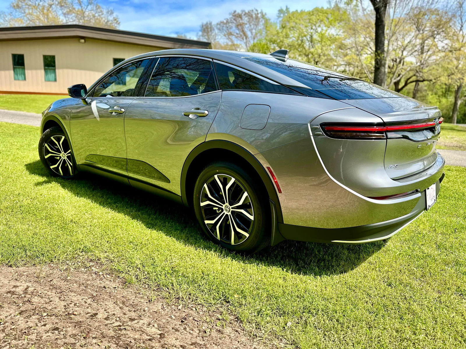 2023 Toyota Crown XLE: A Lexus in Comfy Clothes
