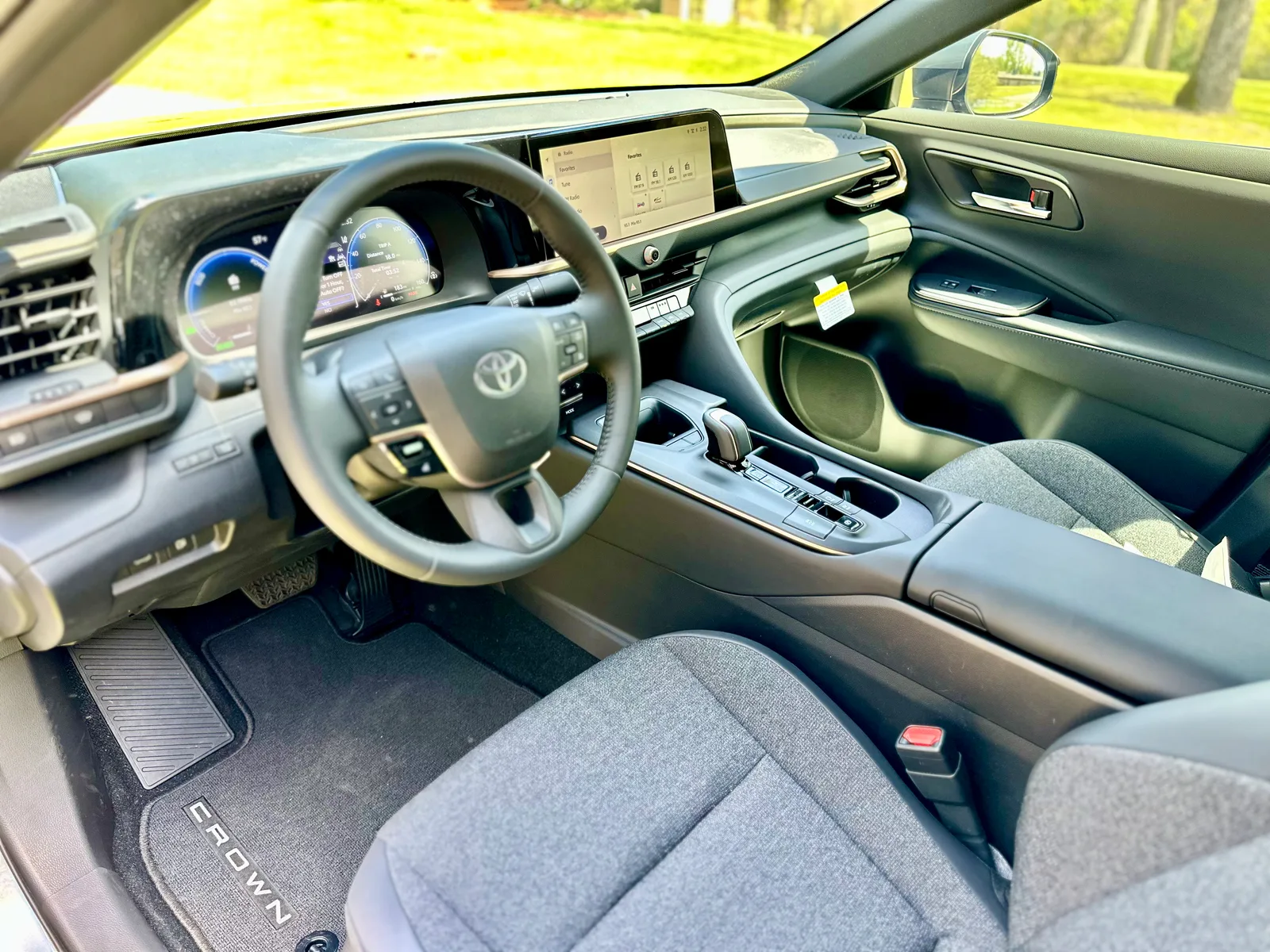2023 Toyota Crown XLE: A Lexus in Comfy Clothes