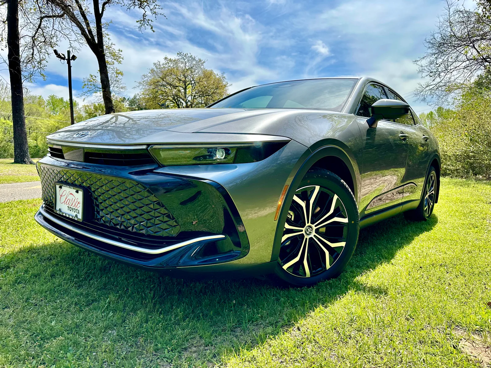 2023 Toyota Crown XLE: A Lexus in Comfy Clothes