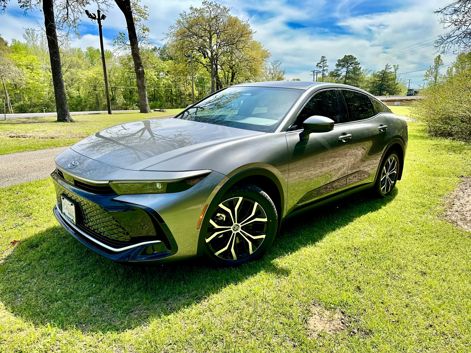 2023 Toyota Crown XLE: A Lexus in Comfy Clothes