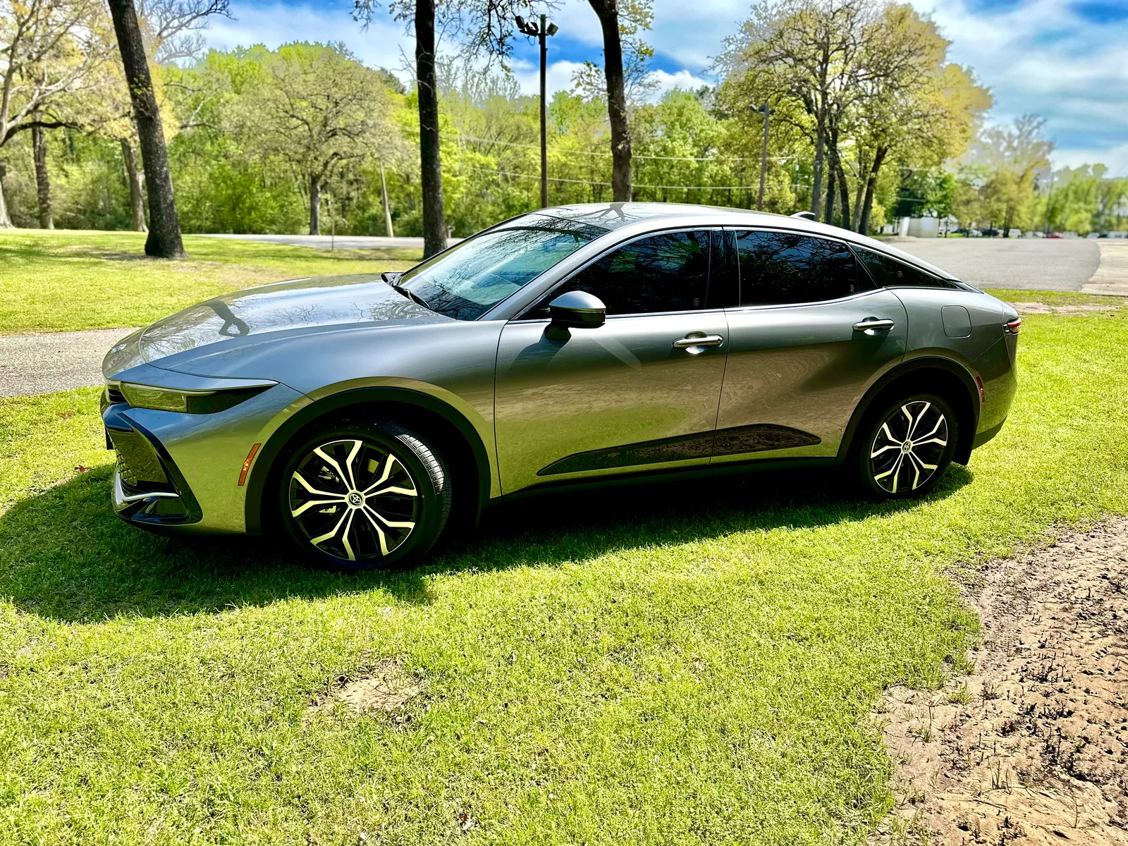 2023 Toyota Crown XLE: A Lexus in Comfy Clothes