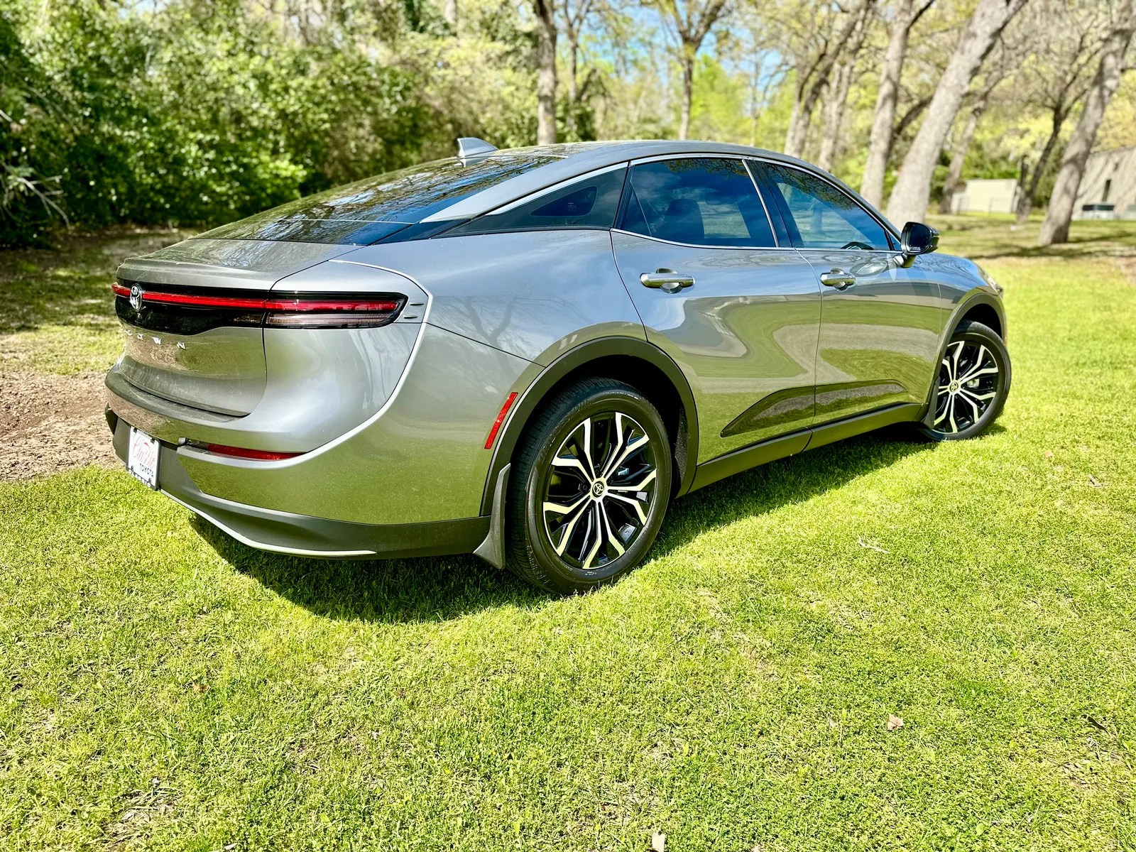 2023 Toyota Crown XLE: A Lexus in Comfy Clothes