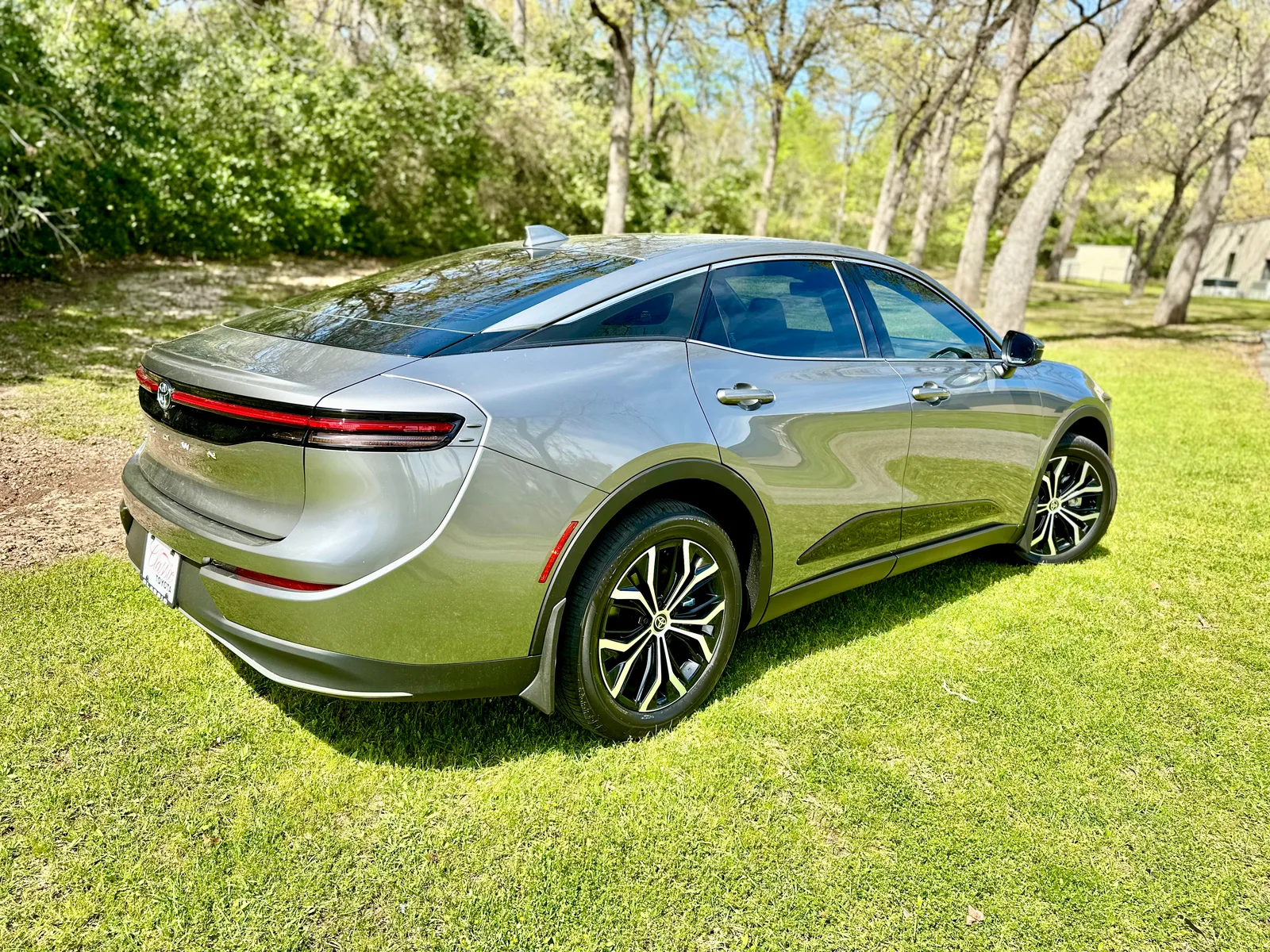 2023 Toyota Crown XLE: A Lexus in Comfy Clothes