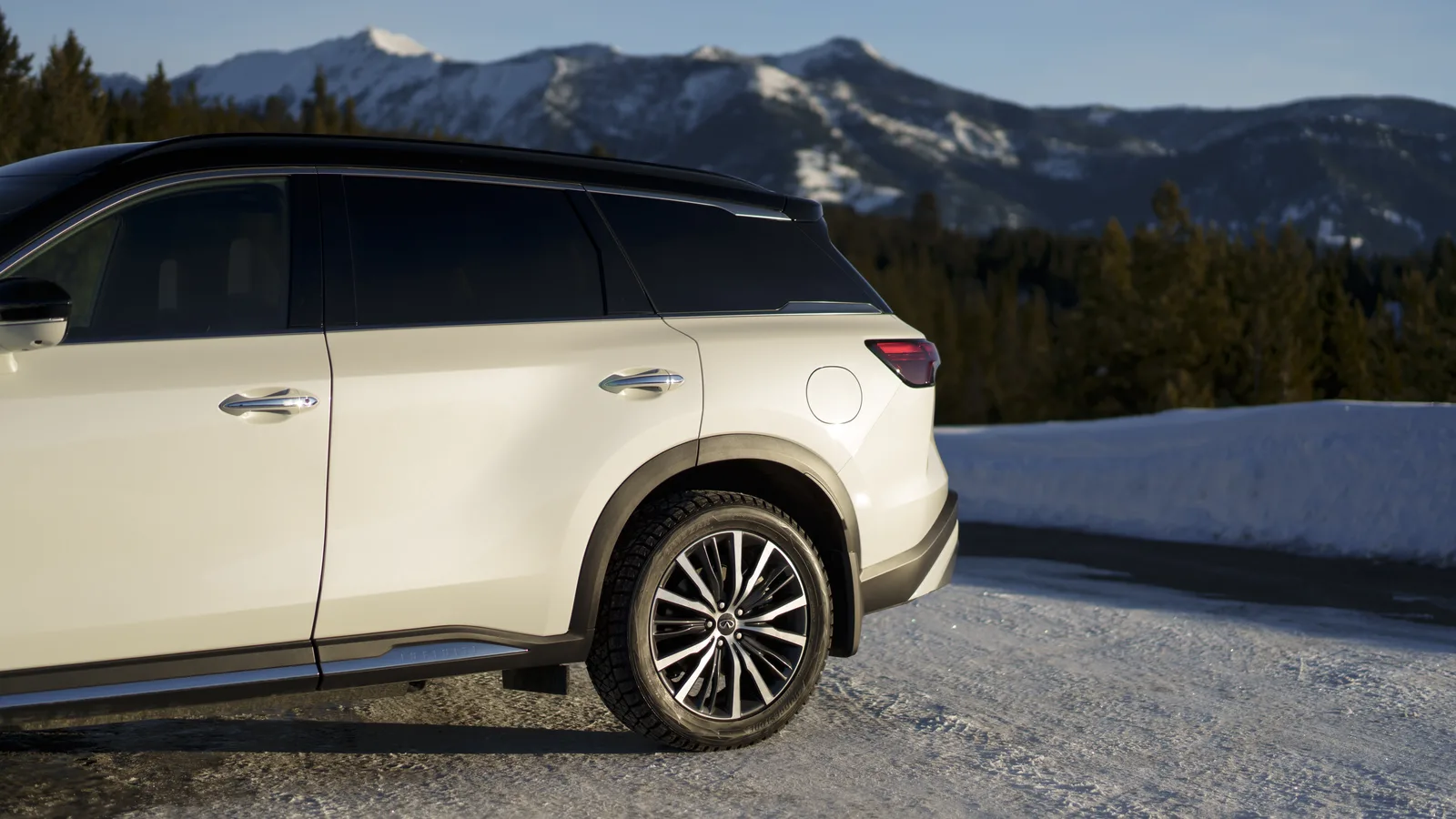 2023 Infiniti QX60: Holli Has Some Fun in Big Sky Montana