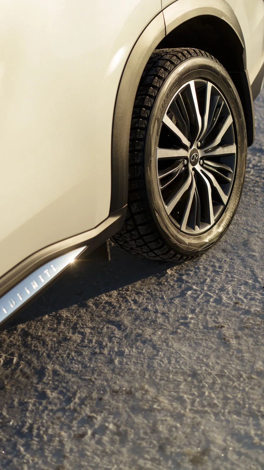 2023 Infiniti QX60: Holli Has Some Fun in Big Sky Montana