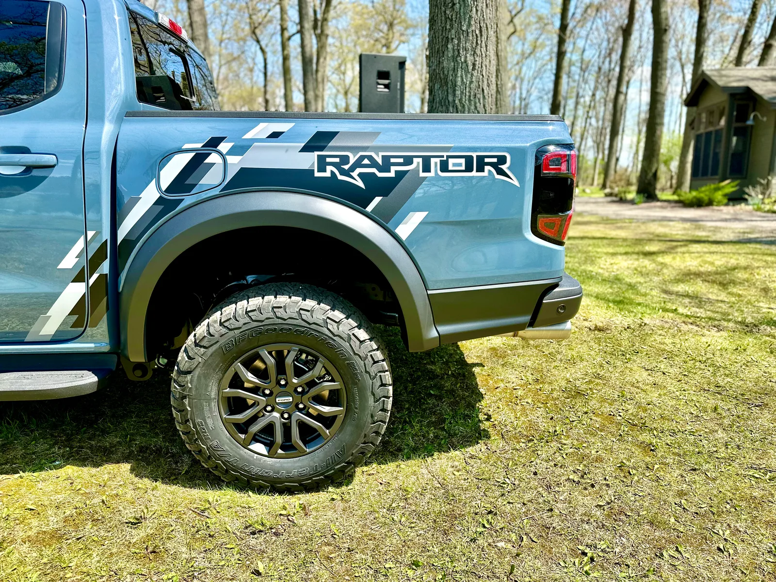 2024 Ford Ranger Reveal: How Does It Compare to the Chevrolet Colorado?