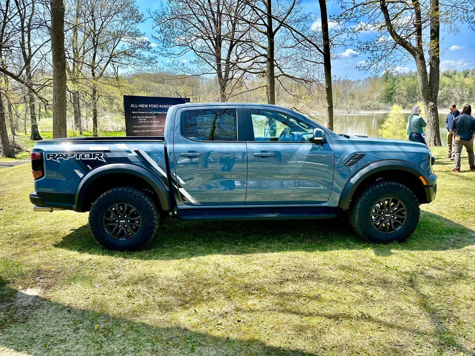 2024 Ford Ranger Reveal: How Does It Compare to the Chevrolet Colorado?