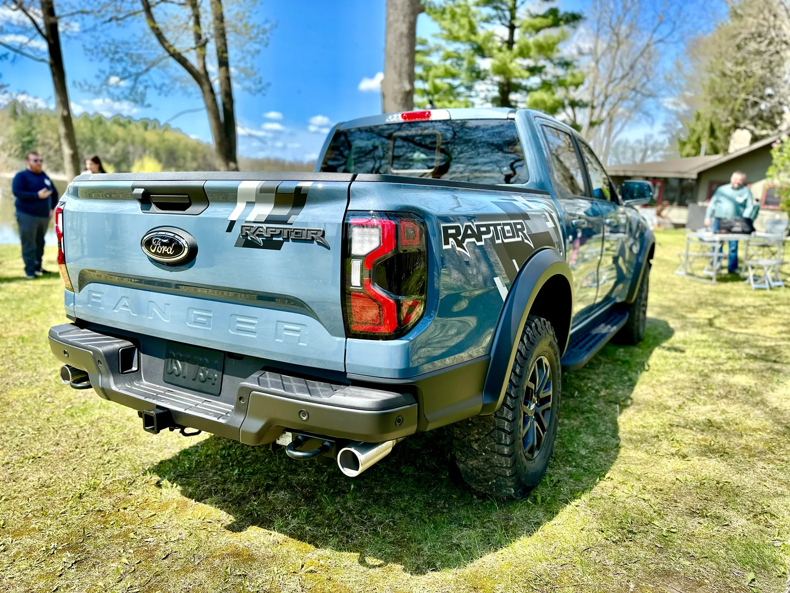 2024 Ford Ranger Reveal: How Does It Compare to the Chevrolet Colorado?