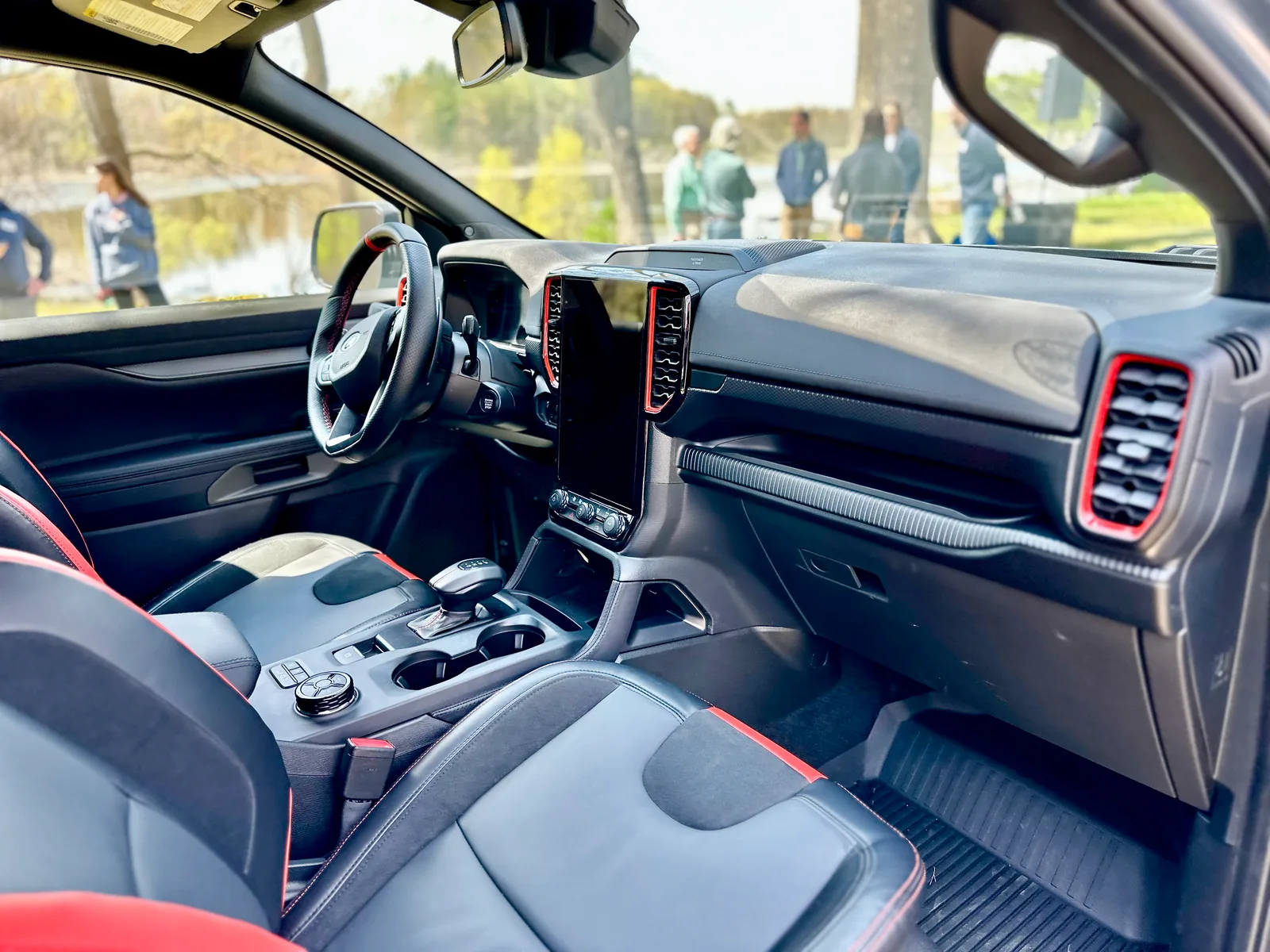 2024 Ford Ranger Reveal: How Does It Compare to the Chevrolet Colorado?