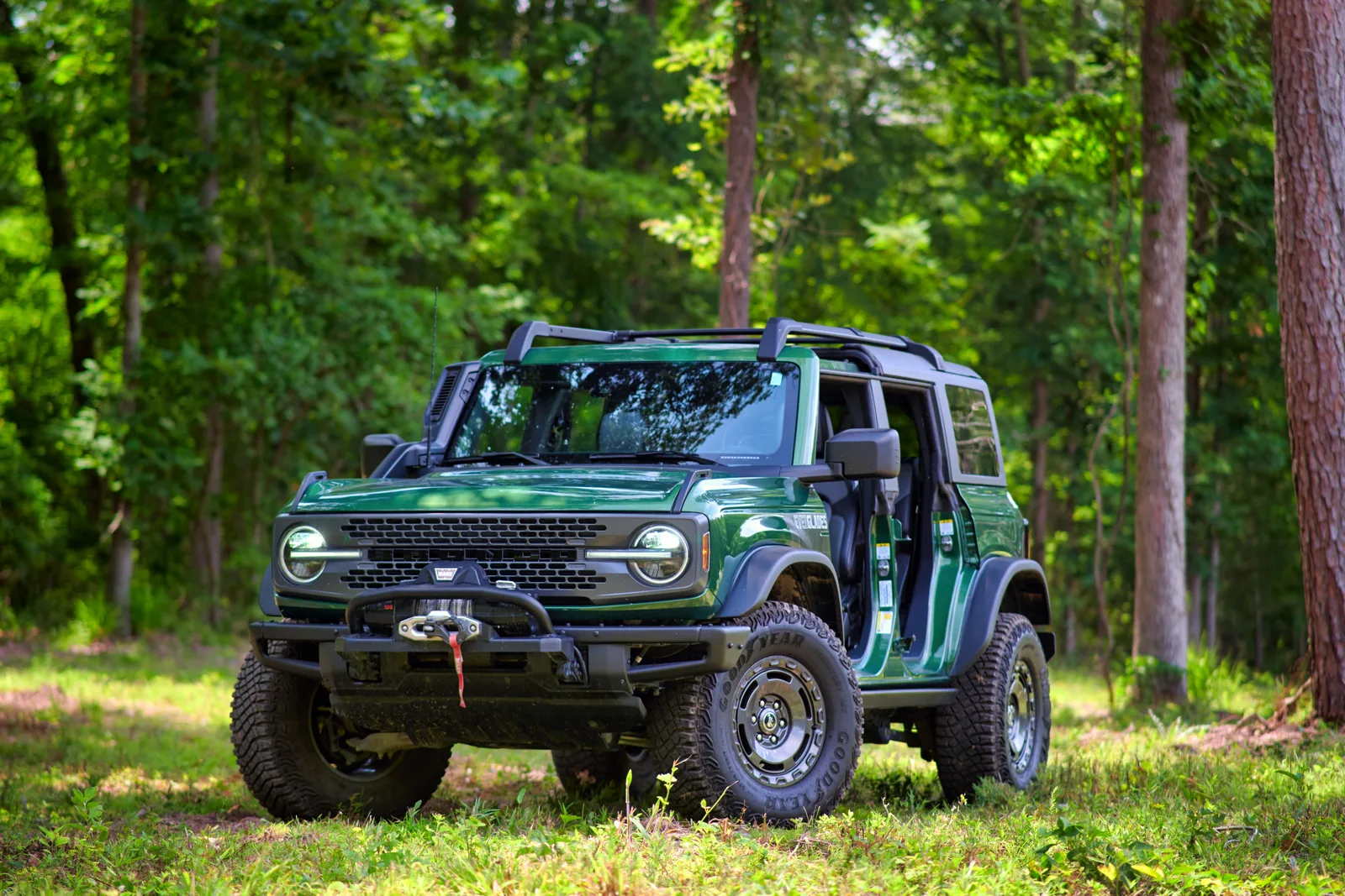 2022 Ford Bronco Everglades: Florida Man's Bronco - A Deep Dive & Off-Road Demo