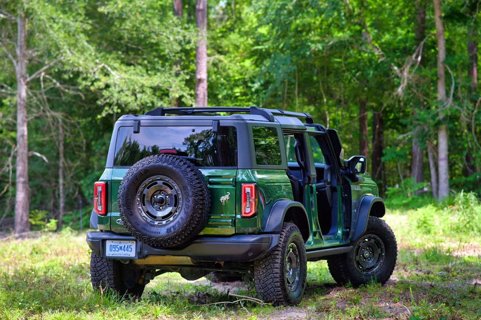 2022 Ford Bronco Everglades: Florida Man's Bronco - A Deep Dive & Off-Road Demo